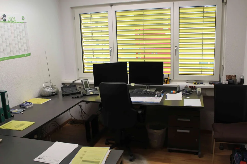 Gewerbeimmobilie mit Büro und Lagerräumen in Brunnen SZ nahe bei N4
