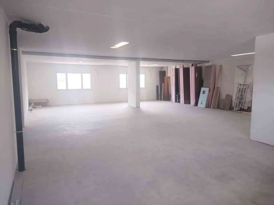 Gewerbeimmobilie mit Büro und Lagerräumen in Brunnen SZ nahe bei N4