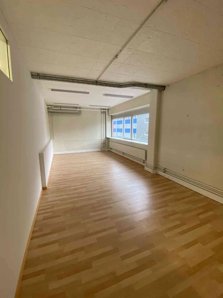 Flexible Büro-/ Ausstellungs-/ Lagerräume