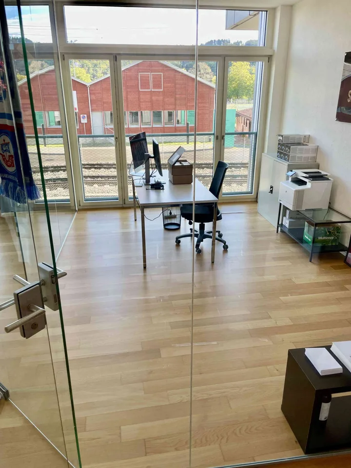 Helles Büro / Atelier in Kriens am Mattenhof (Optional möbliert)
