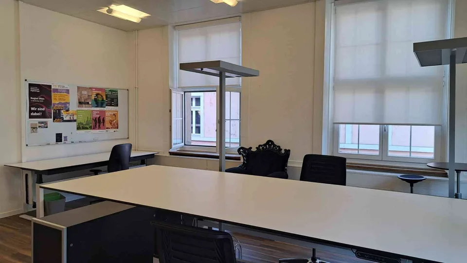 Möbliertes Büro nähe Bahnhof für 1 - 4 Arbeitsplätze
