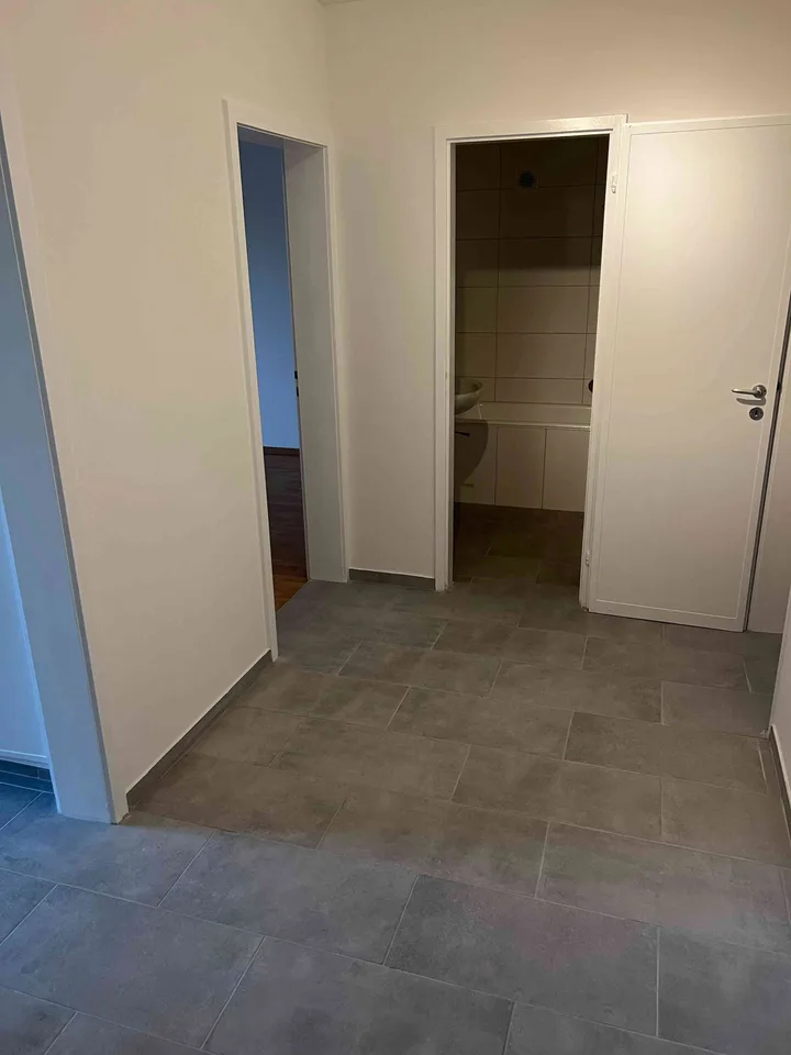 AB SOFORT VERMIETEN WIR EINE 3.5 ZWG IM 2. OG IN BASEL.