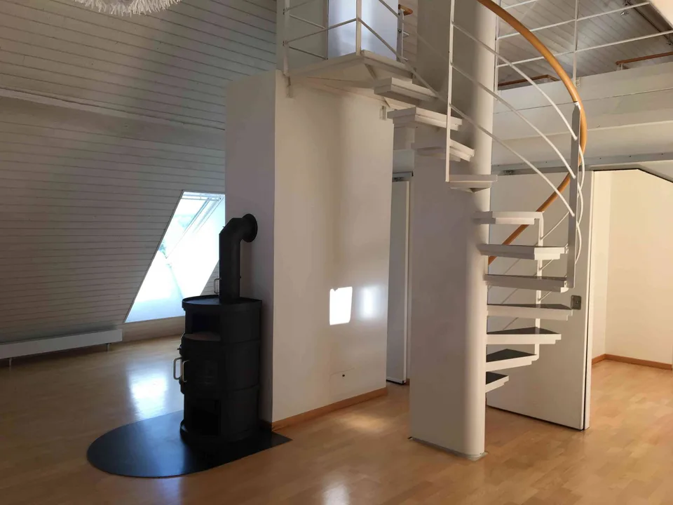 Helle, grosszügige Dachwohnung