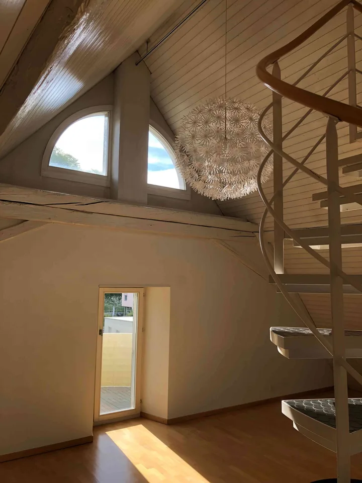 Helle, grosszügige Dachwohnung