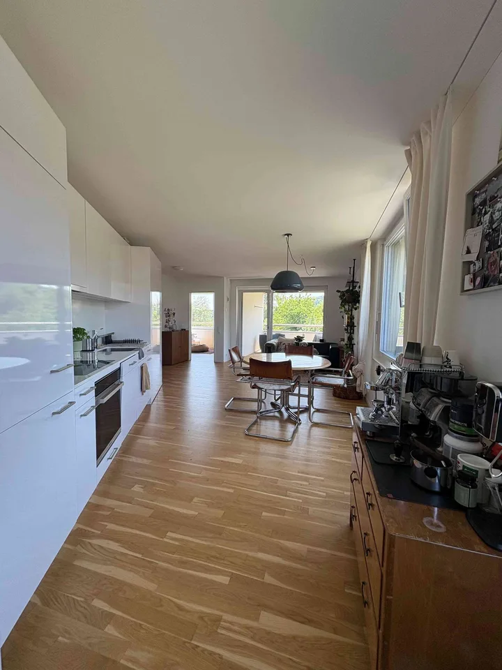 Helle und ruhige 2.5-Zimmer-Wohnung in Seenähe