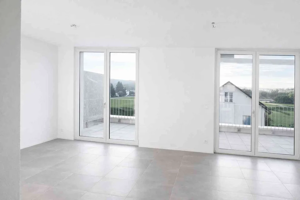 Moderne 2.5-Zimmer Dachgeschoss-Wohnung mit Dachterrasse nähe Bahnhof!