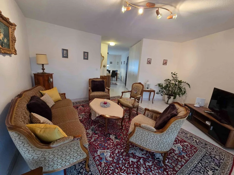Heimelige 3.5-Zimmer-Wohnung möbliert mit Balkon an der Aare