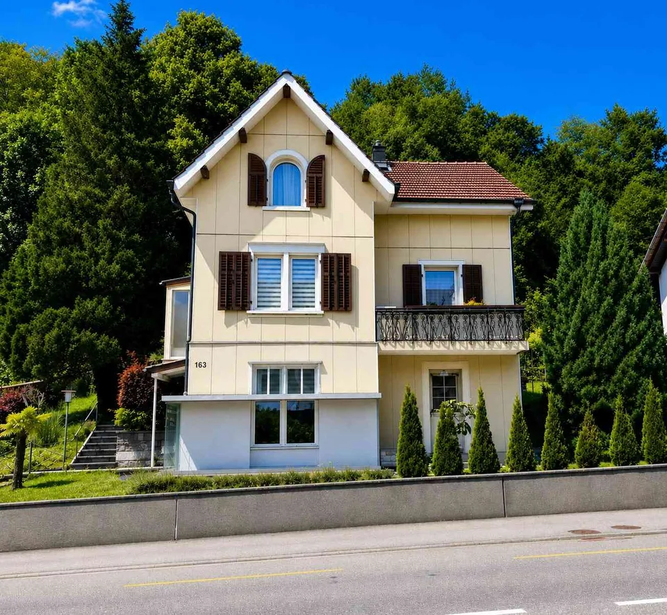Charmantes 5-Zimmer-Einfamilienhaus mit riesigem Garten