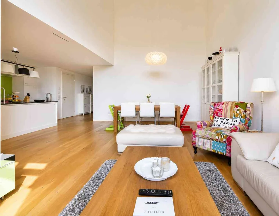 5.5 Zimmer Wohnung mit 5 m Raumhöhe und Panoramafenster