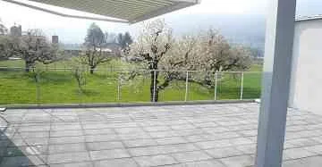 Modern gestylte, grosse ATTIKAWOHNUNG mit 50m2 TERRASSE ins Grüne