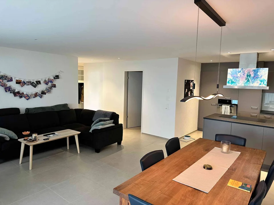 Exklusive 3½-Zimmer-Gartenwohnung mit ca 100 m² privatem Aussenbereich