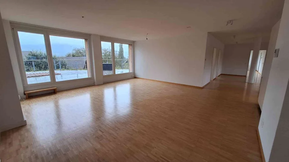 Moderne 5 ½-Zimmer-Attikawohnung (150 m2) in Passivhaus