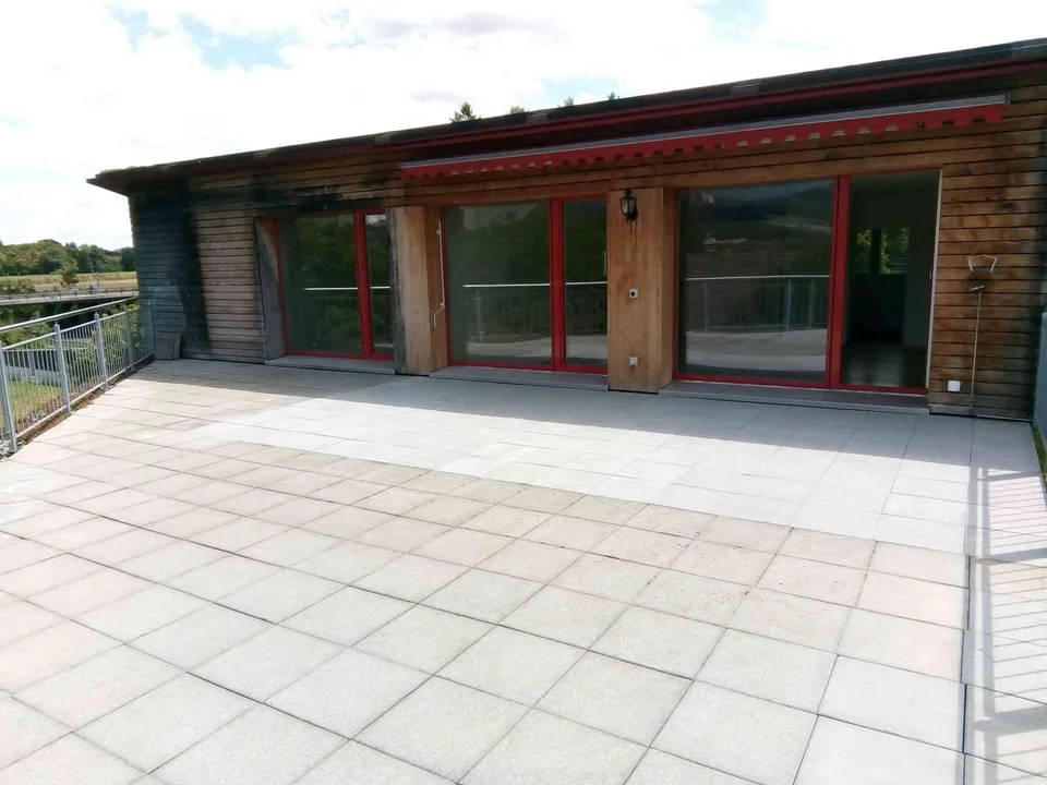 Moderne 5 ½-Zimmer-Attikawohnung (150 m2) in Passivhaus