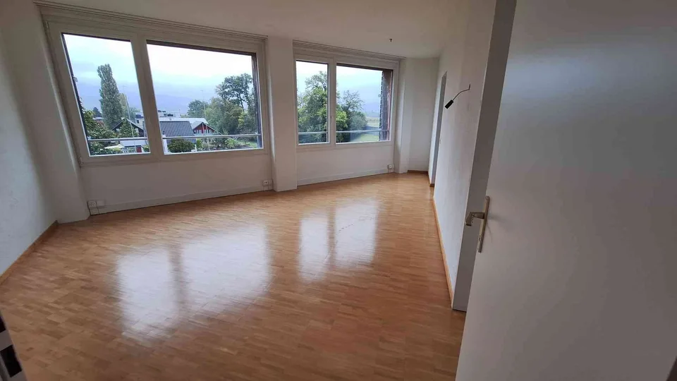 Moderne 5 ½-Zimmer-Attikawohnung (150 m2) in Passivhaus