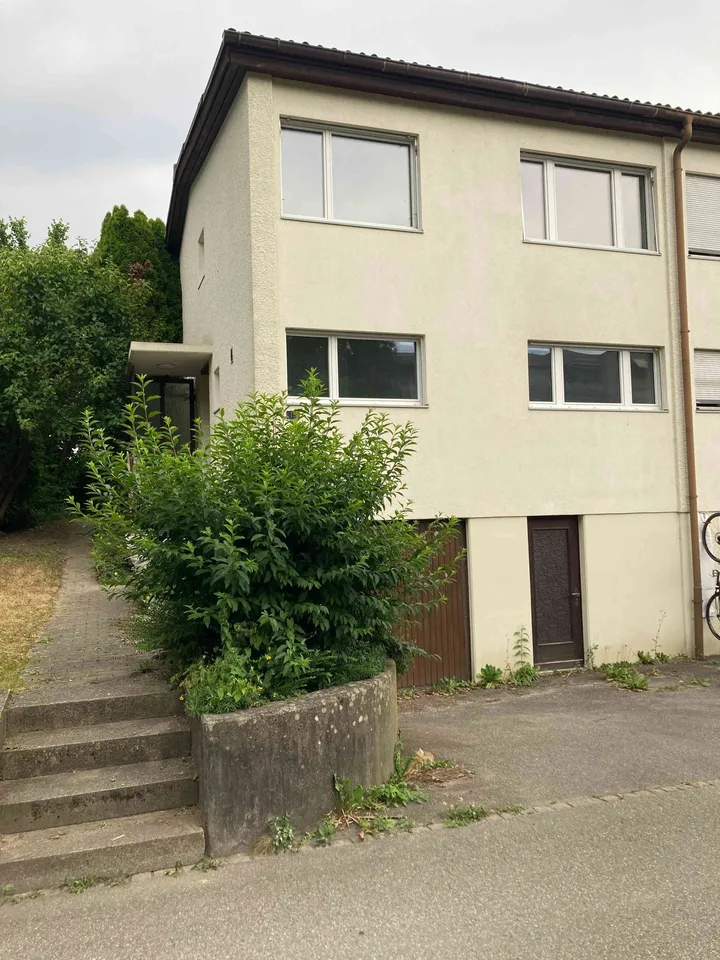 Neu renovierte Doppeleinfamilienhaushälfte in Schönenwerd – sofort