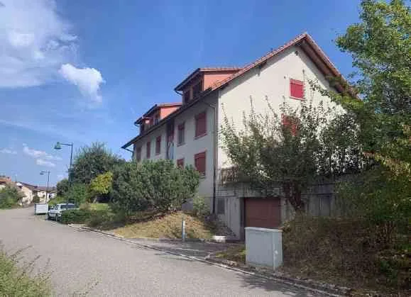 Töff Einstellplatz in Starrkirch-Wil – nähe Olten, sofort verfügbar!