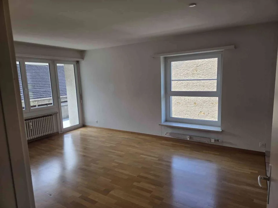 Helle und grosszügige 4-Zimmerwohnung in Arisdorf