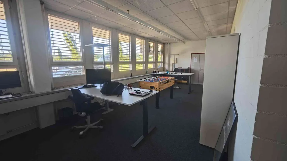 Büroraum 62m2 - Unterentfelden bei Autobahnheinfahrt Aarau/West