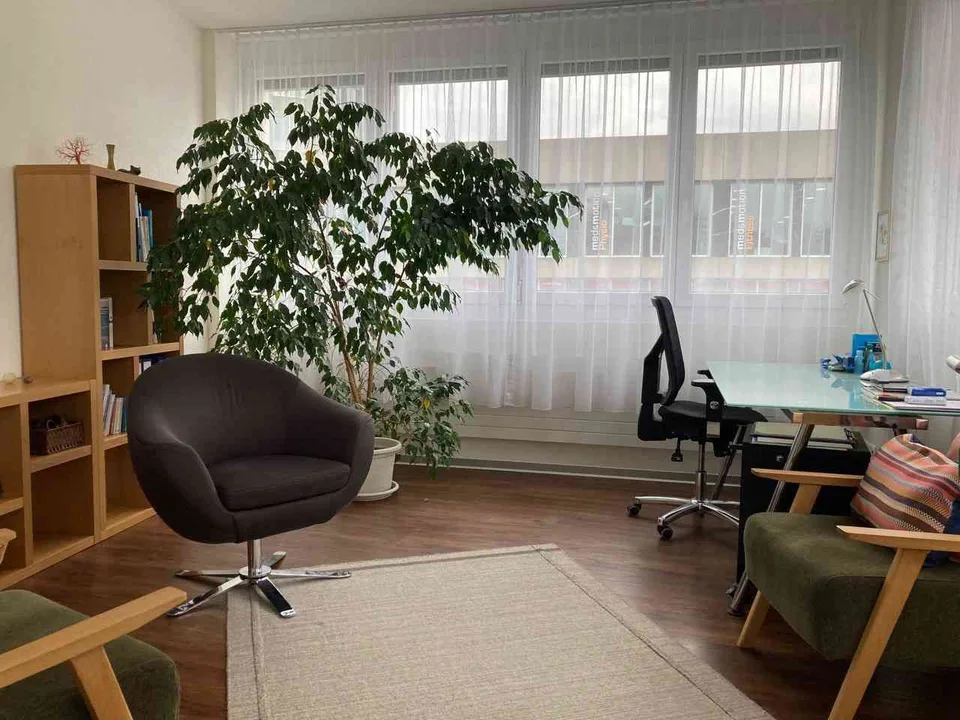 Helle Büro- oder Praxisräume im 3. OG