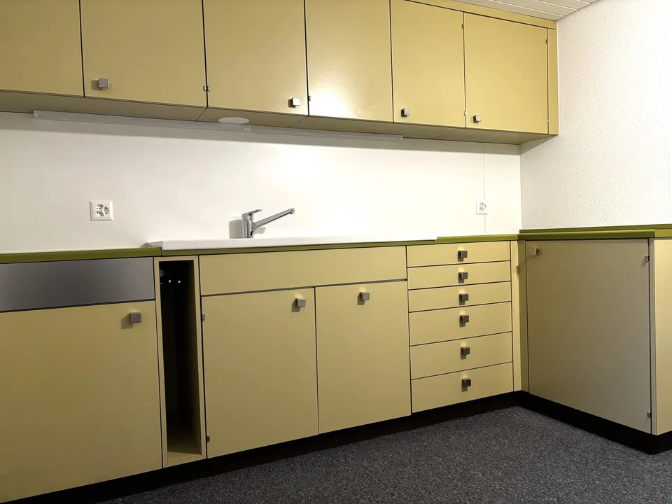 frisch renovierte Büro/Praxis-Räume im Dorfkern von Gelterkinden