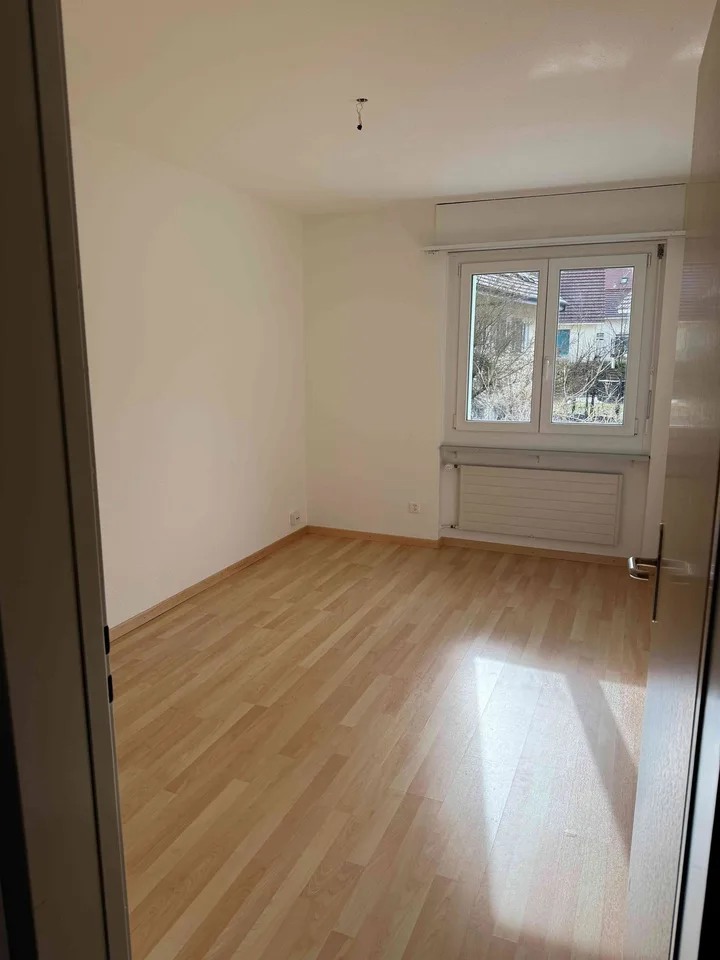 WOHNEN MIT WEITBLICK - 4.5 Zi. Wohnung mit Stil im obersten Geschoss