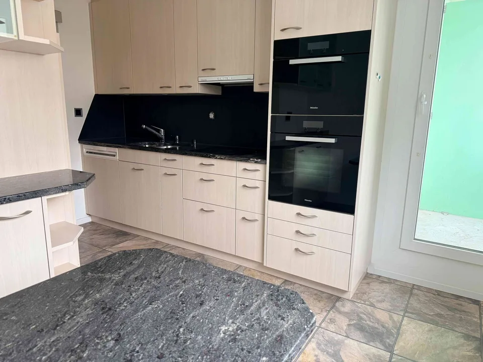 MODERN LIVING - 4.5 Zimmer Wohnung mit Panoramaloggia & Terrasse