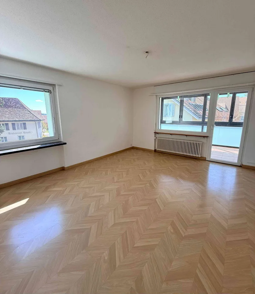 MODERN LIVING - 4.5 Zimmer Wohnung mit Panoramaloggia & Terrasse
