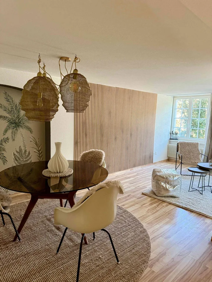 Moderne sonnige Design Wohnung mit Terrasse, möbliert