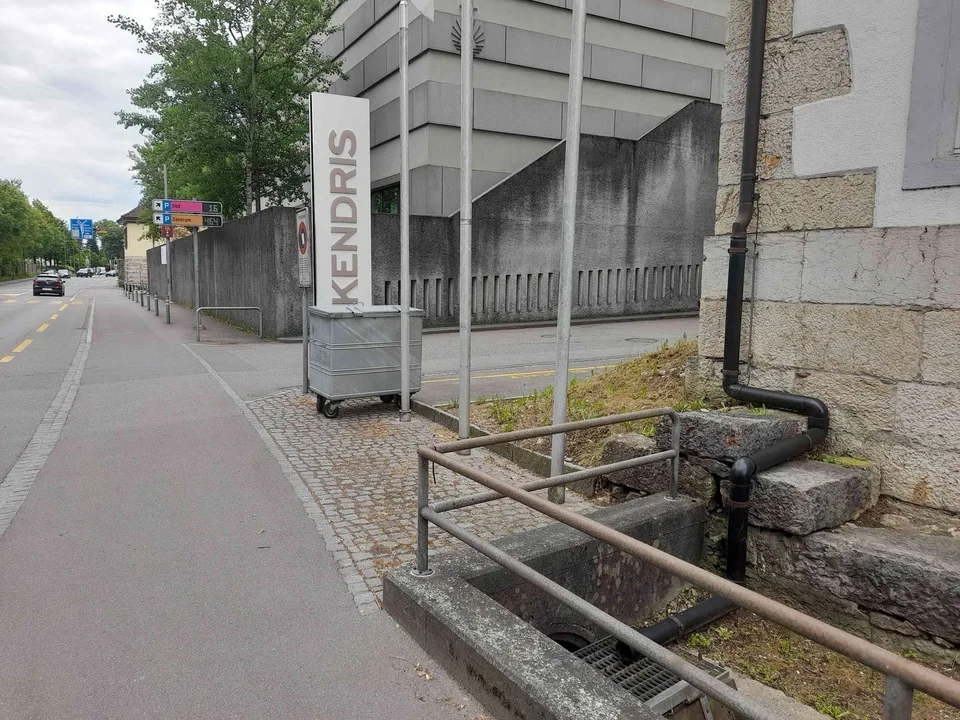 Parkplatz Nr. 81 in offener Einstellhalle