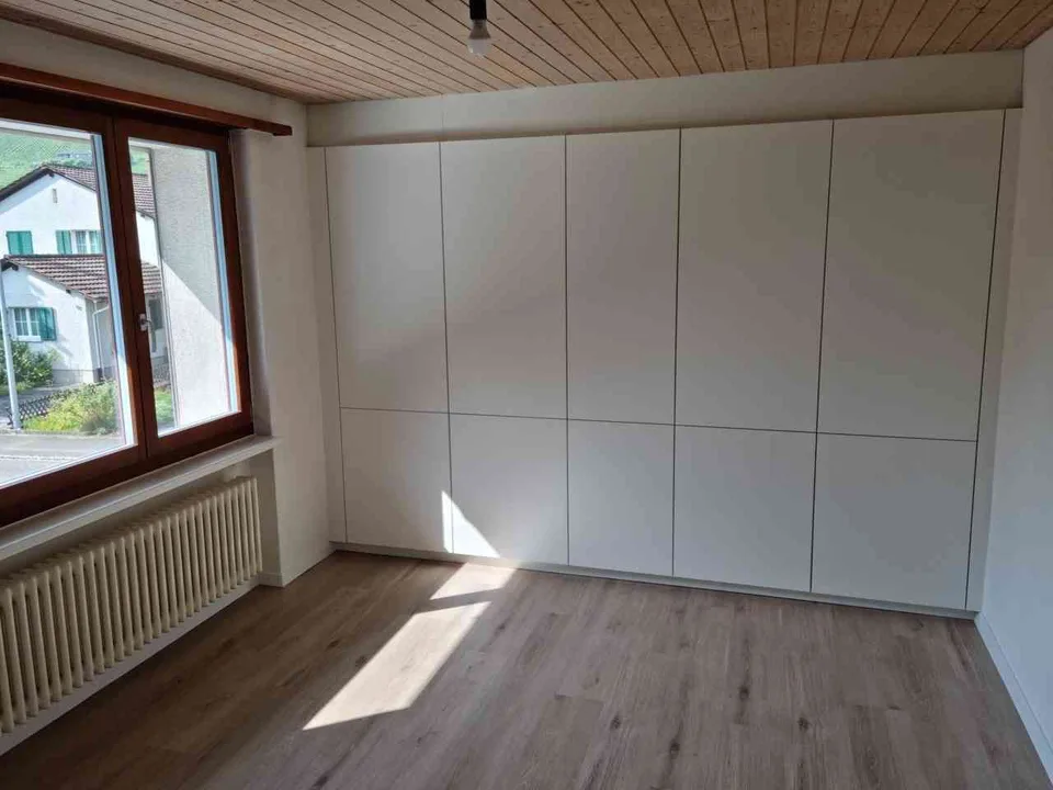 4,5 Zimmerwohnung in Dreifamilienhaus. 1. OG.