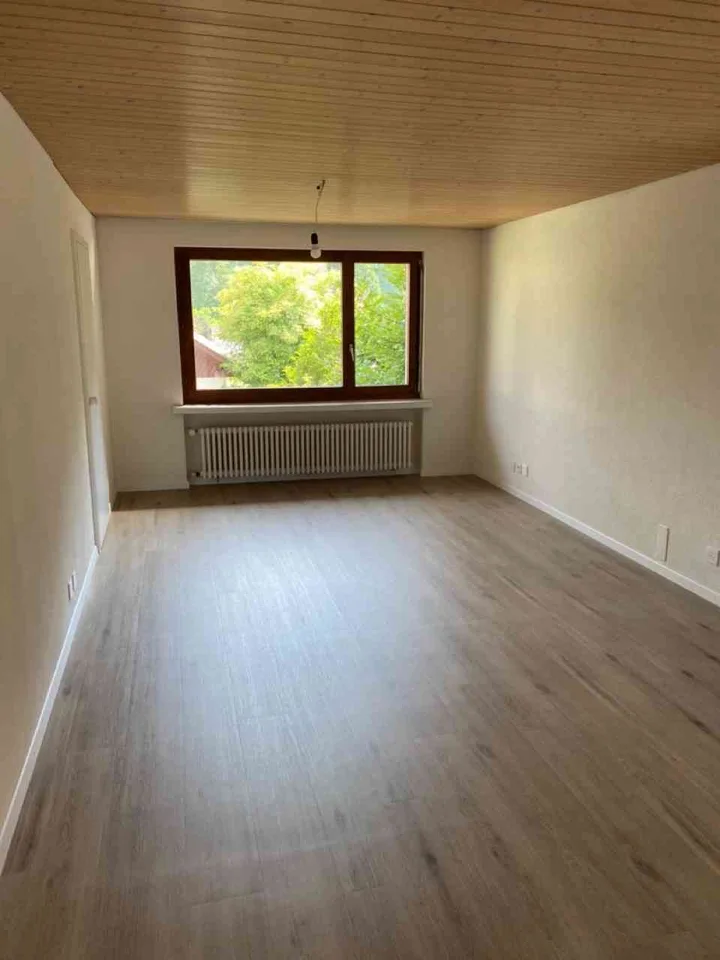 4,5 Zimmerwohnung in Dreifamilienhaus. 1. OG.