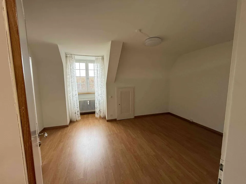 3.5-Zimmer-Wohnung im Ehingerhof – mit Zusatzraum, auf Wunsch möbliert