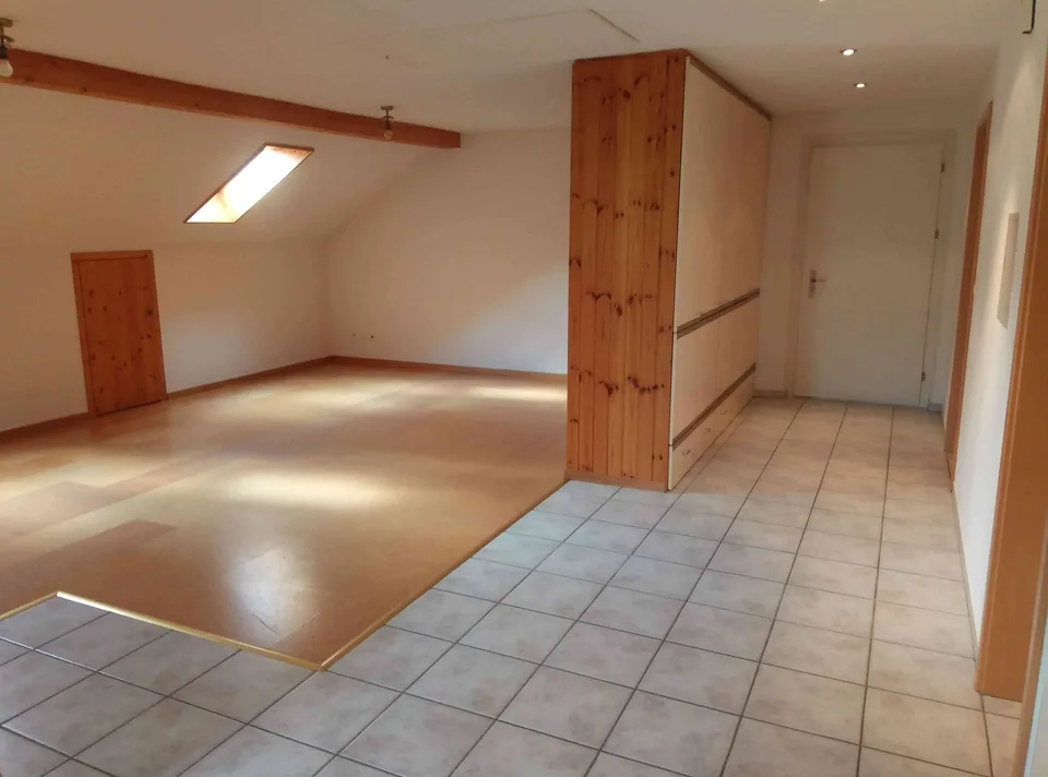 Dach - Wohnung in Bio Bauernhof im Fricktal. 5 Min ab Autobahn A3