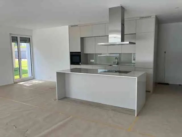Exklusive neue 4.5-Zimmer Wohnung - Stadtgrenze Aarau
