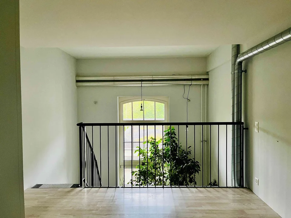 Modern-loftiges Atelier citynah direkt an Aare und Wald