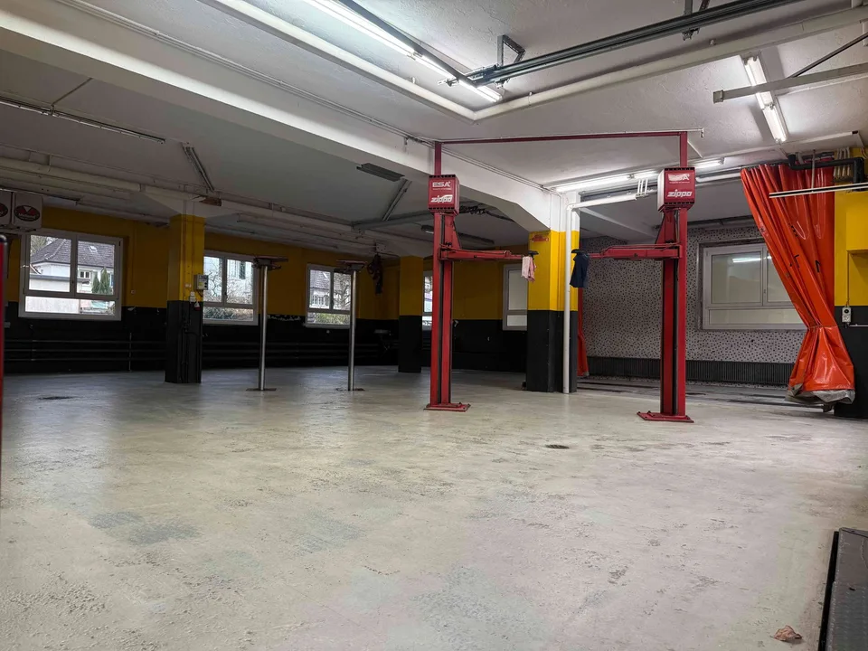 Professionelle Autowerkstatt / Autogarage an Top Lage in Wildegg AG