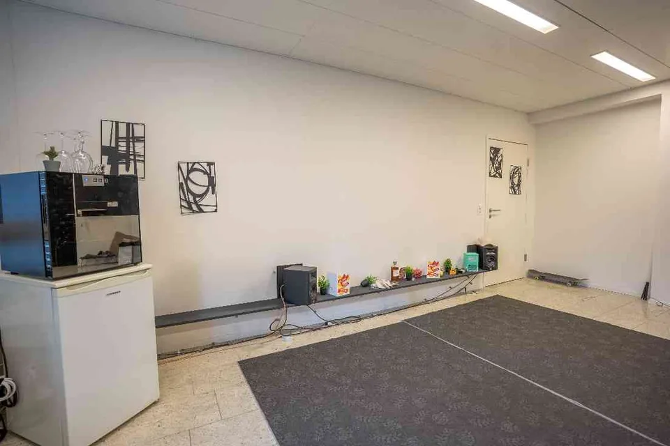 1-Zimmer-Büro direkt am Banhof Aarau