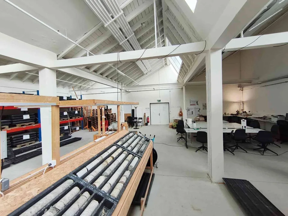 Lagerhalle / Werkstatt mit Rampe und Parkplatz im Gerolag Center Olten
