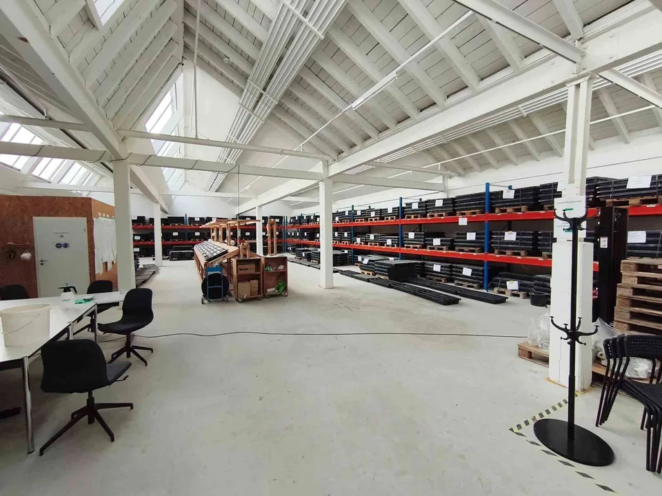 Lagerhalle / Werkstatt mit Rampe und Parkplatz im Gerolag Center Olten