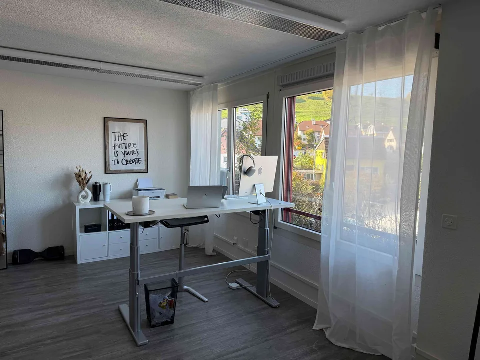 Modernes Büro in zentraler Lage von Lausen