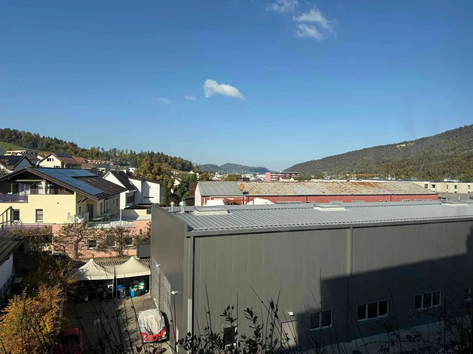 Modernes Büro in zentraler Lage von Lausen