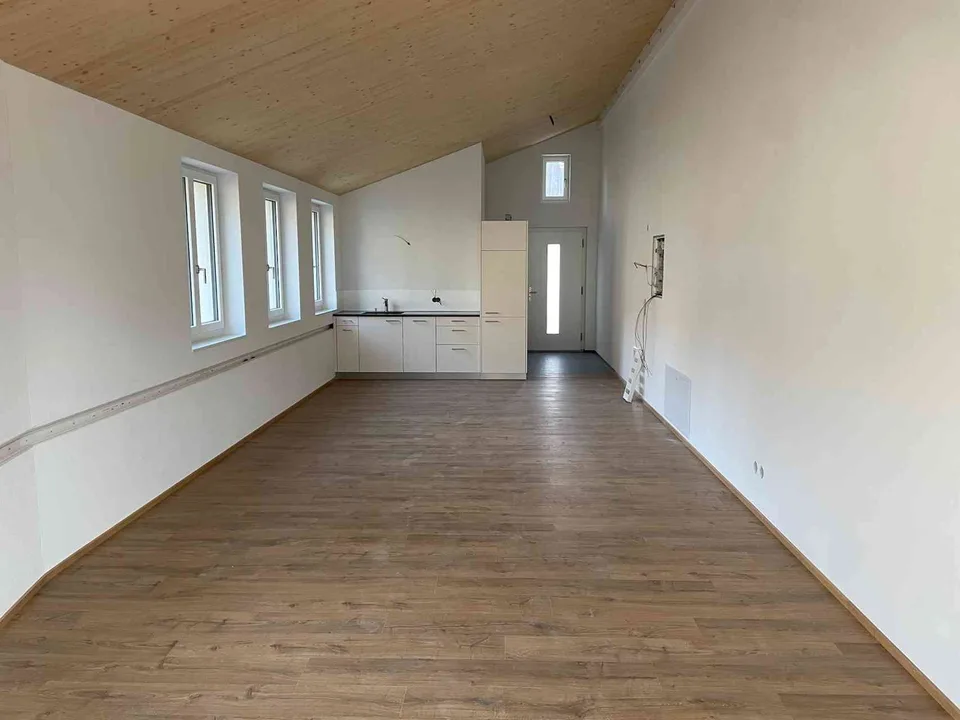 Erstvermietung: Gewerberaum / Büro / Atelier an optimaler Lage