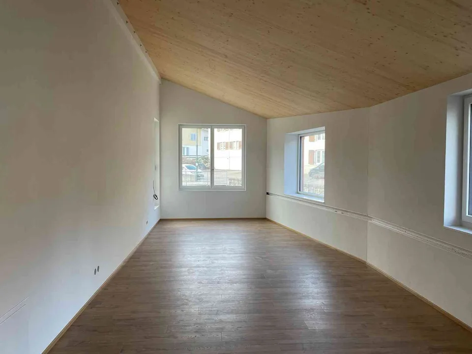 Erstvermietung: Gewerberaum / Büro / Atelier an optimaler Lage