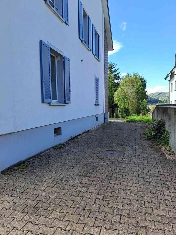 Aussenparkplatz zu vermieten in der Nähe der historischen Rheinbrücke