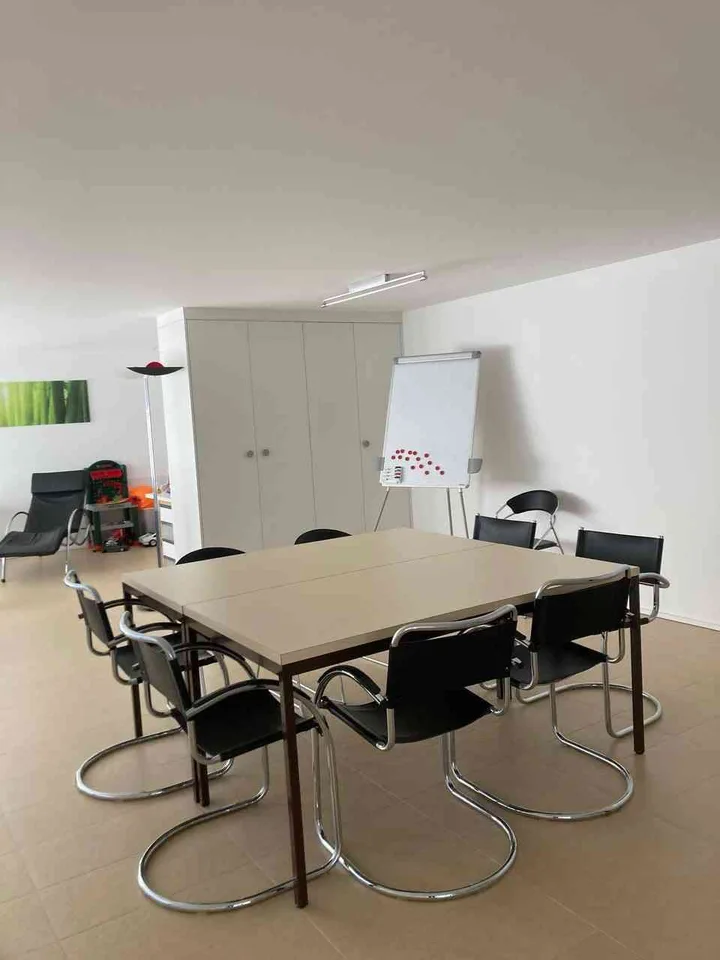 repräsentativer Büro-, Seminar- oder Praxisraum