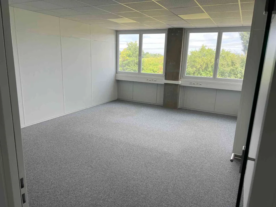 Flexible Büroflächen mit Konferenzraum in Zeiningen zu vermieten