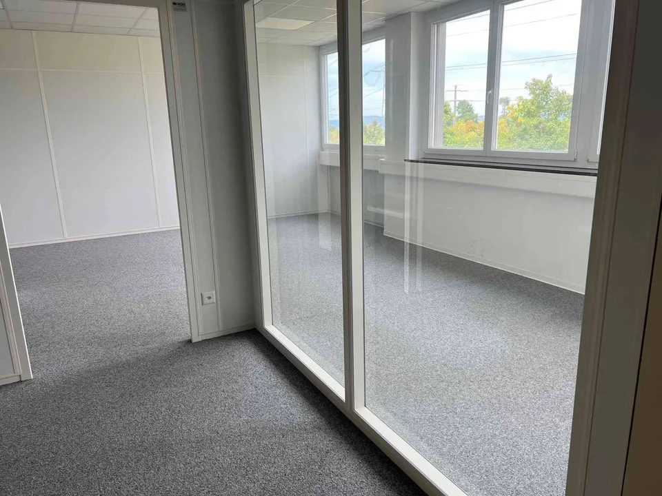 Flexible Büroflächen mit Konferenzraum in Zeiningen zu vermieten