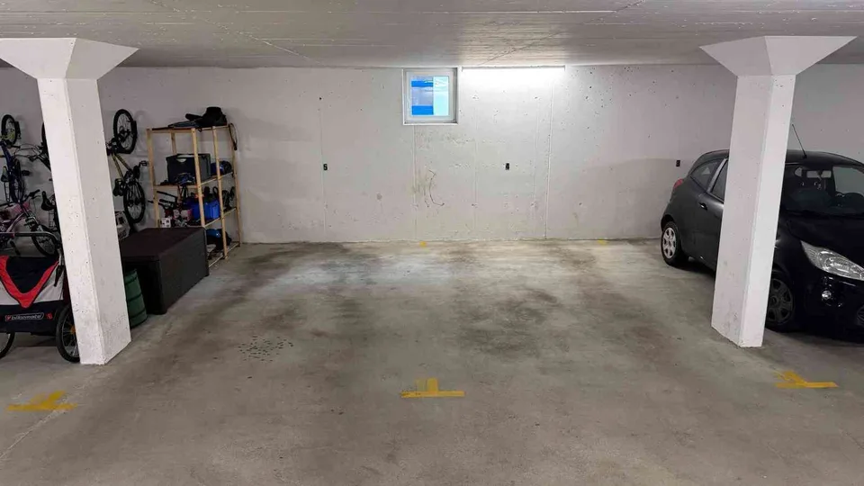 2 Tiefgaragenparkplätze in Muhen
