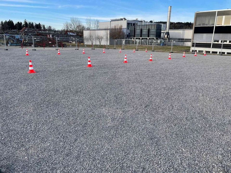 Aussenabstellplatz für Wohnmobil, Wohnwagen, Boot & Anhänger