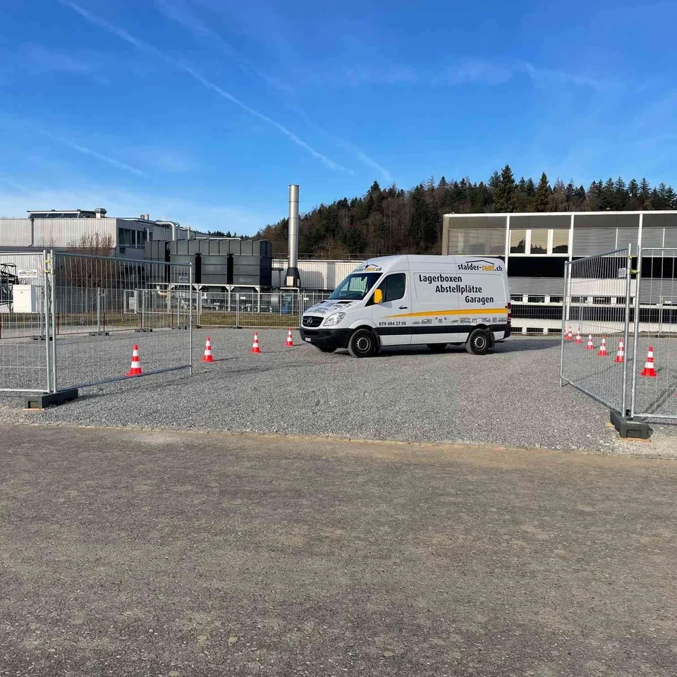 Aussenabstellplatz für Wohnmobil, Wohnwagen, Boot & Anhänger